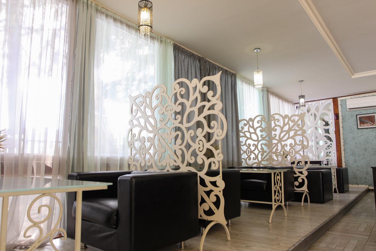 New Athos Grand Hotel Leon מראה חיצוני תמונה